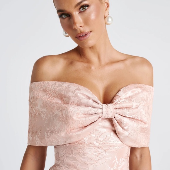 Chic Off-Shoulder Pink Maxi Dress - Picture 4 of 9